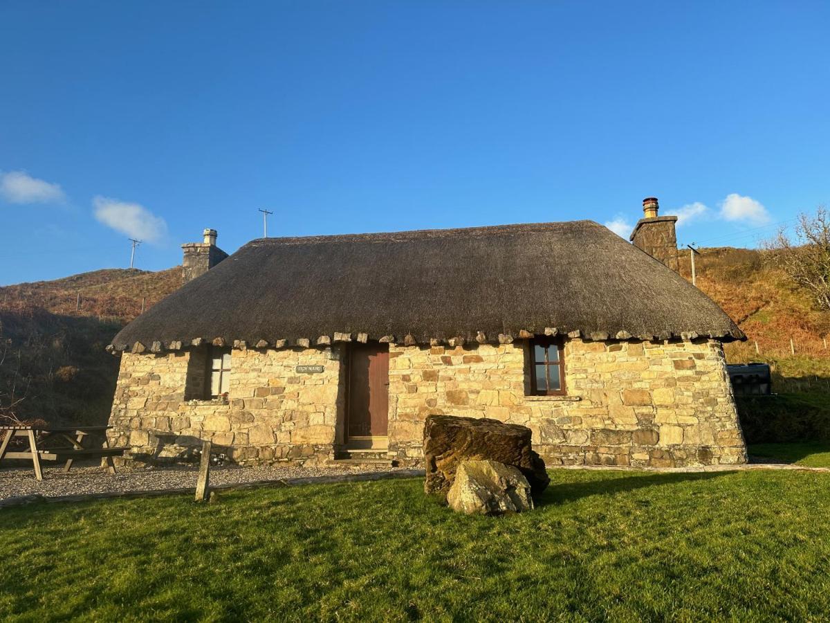 Tigh Mairi At Mary'S Thatched Cottages Elgol Eksteriør bilde